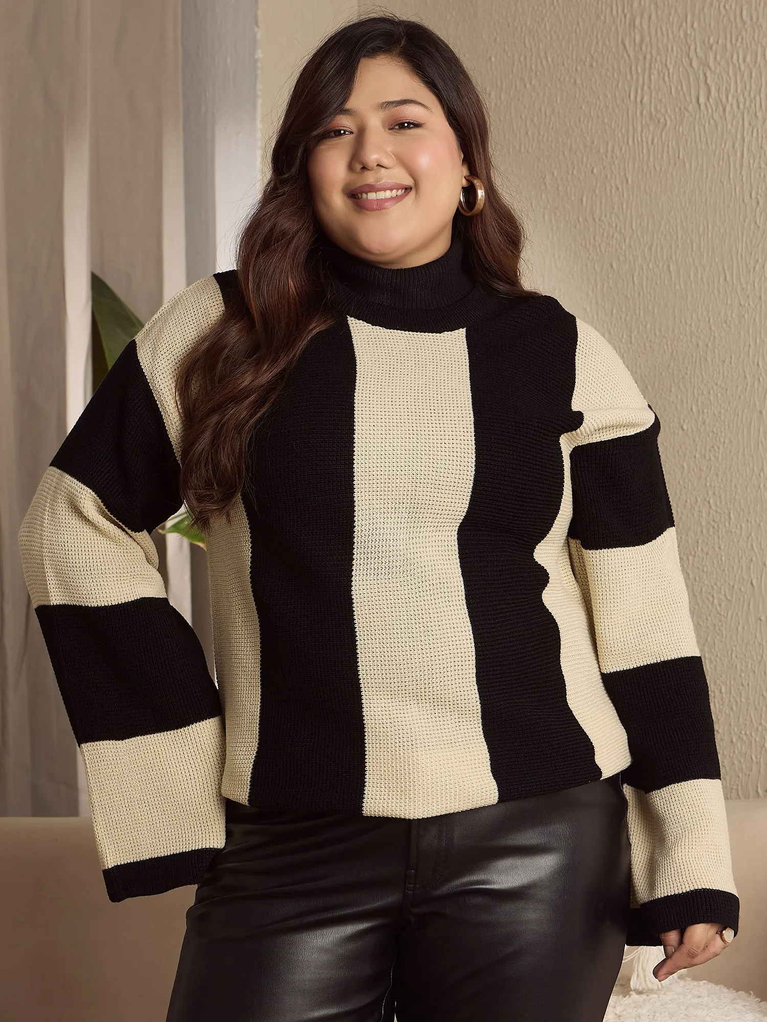 Berrylush Curve Women Black & White Frenchy Two-Tone Printed Turtle Neck Drop-Shoulder Sleeves Ribbed Hem Regular Sweater