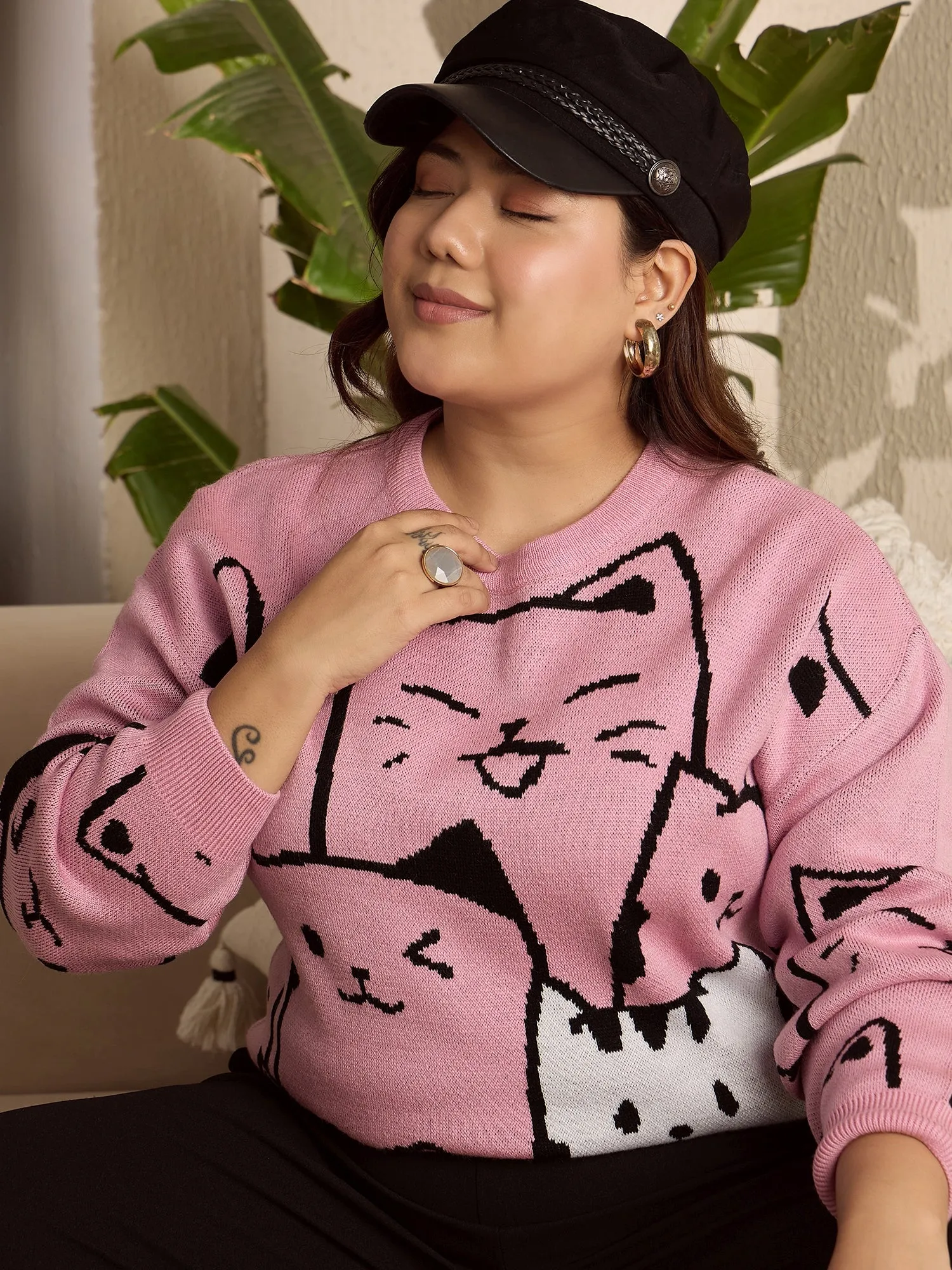 Berrylush Curve Women Pink & Black Cat Printed Round Neck Drop-Shoulder Sleeves Ribbed Hem Regular Sweater
