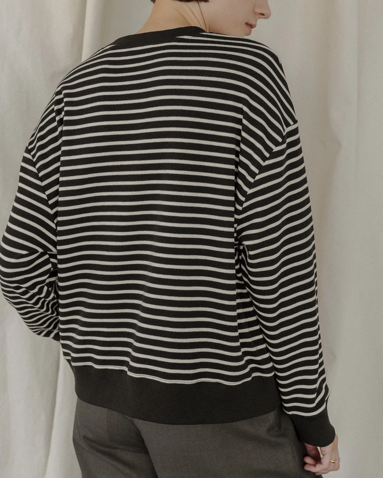 Emery Sweatshirt in Navy/White