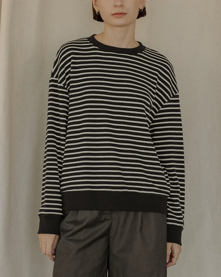 Emery Sweatshirt in Navy/White
