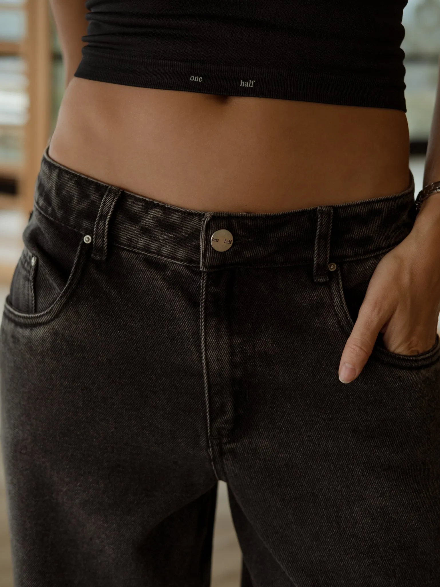 ESSENTIAL CLASSIC JEAN - DUSTY BLACK