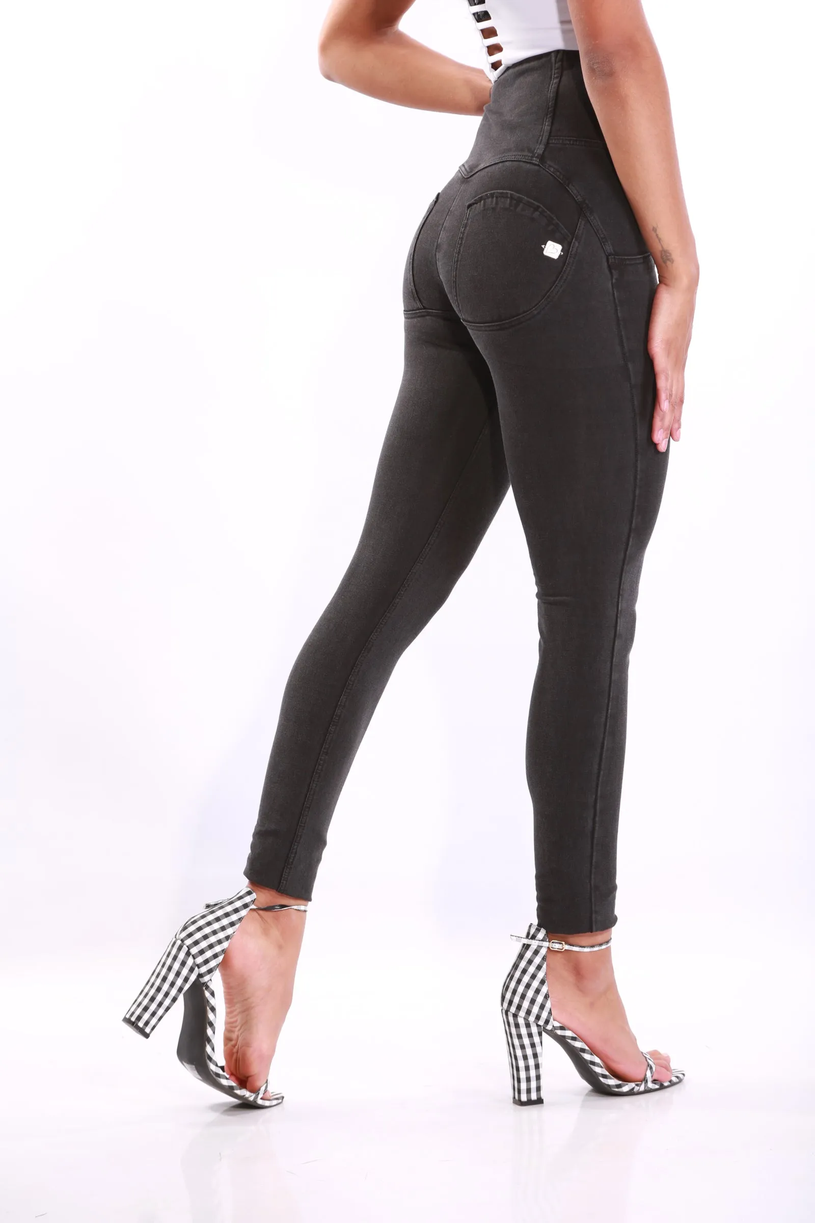 High waist Button up Butt lifting Shaping jeans Jeggings - Black wash