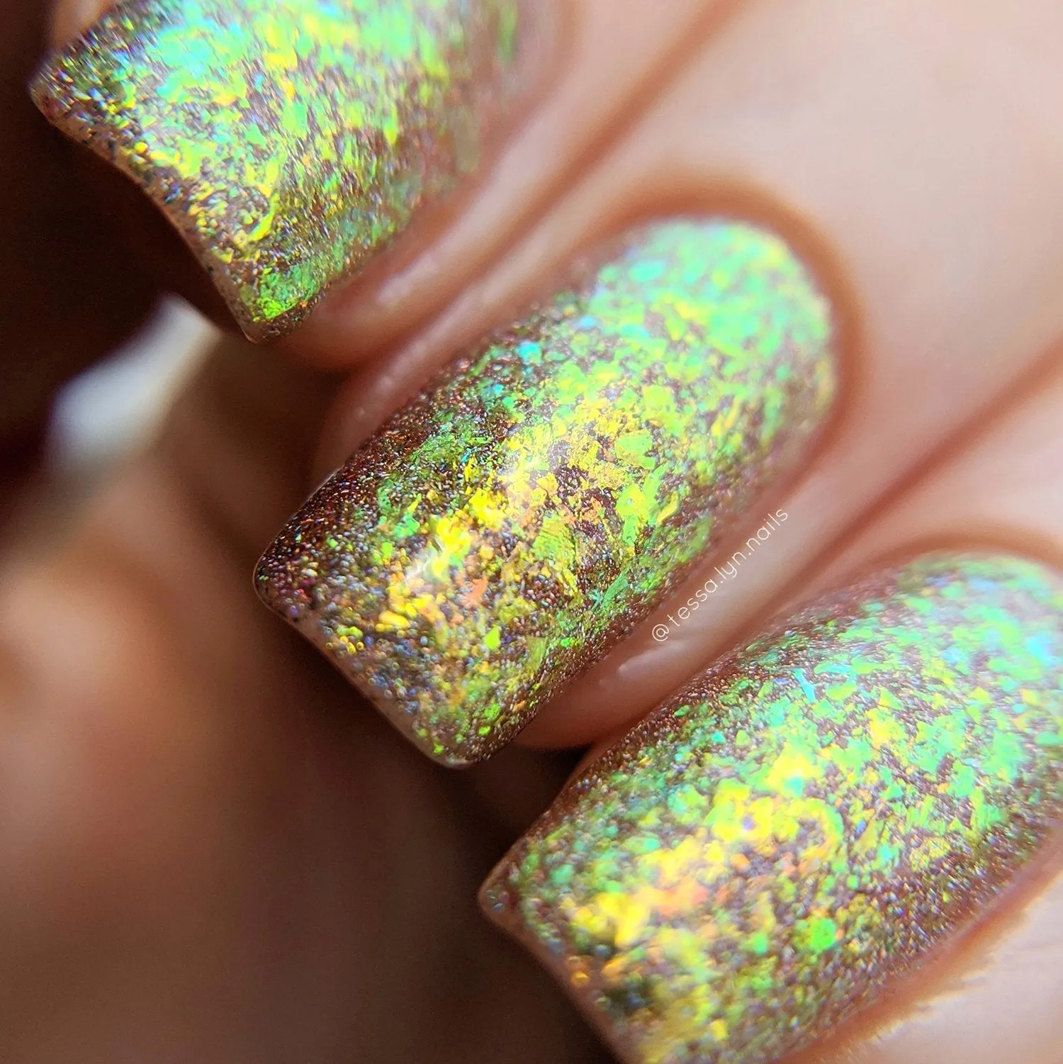 KBShimmer - Nail Polish - A Love-Heat Relationship Flakie