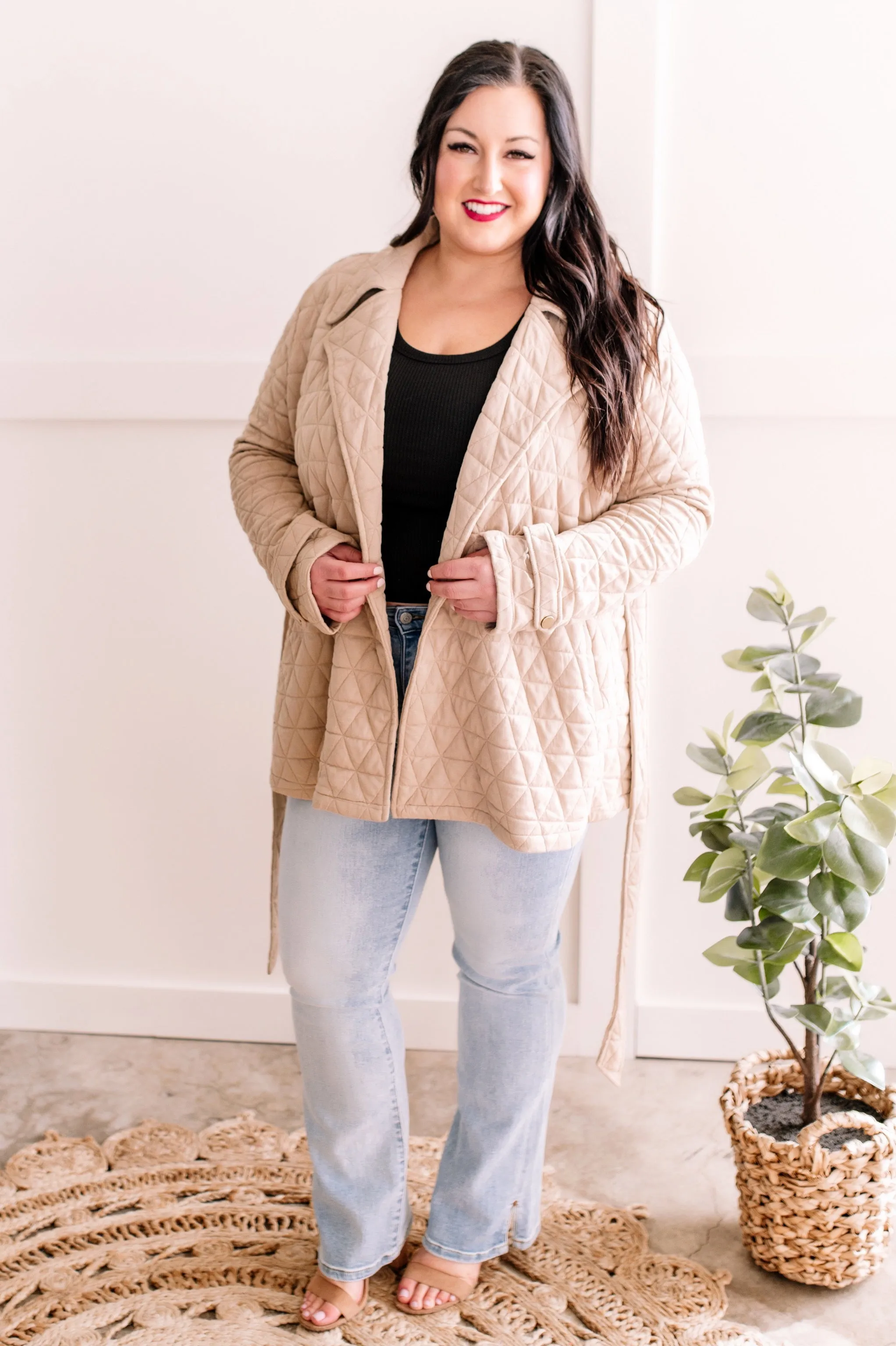 Sleeveless Layering Half Shirt In Dark Black