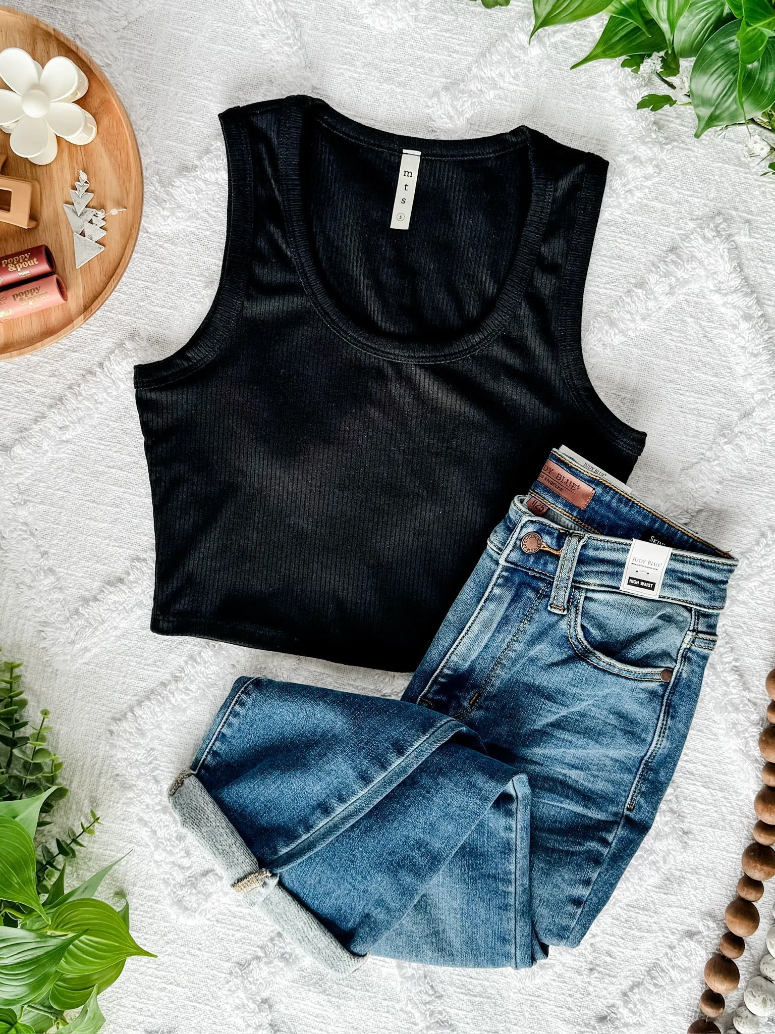 Sleeveless Layering Half Shirt In Dark Black